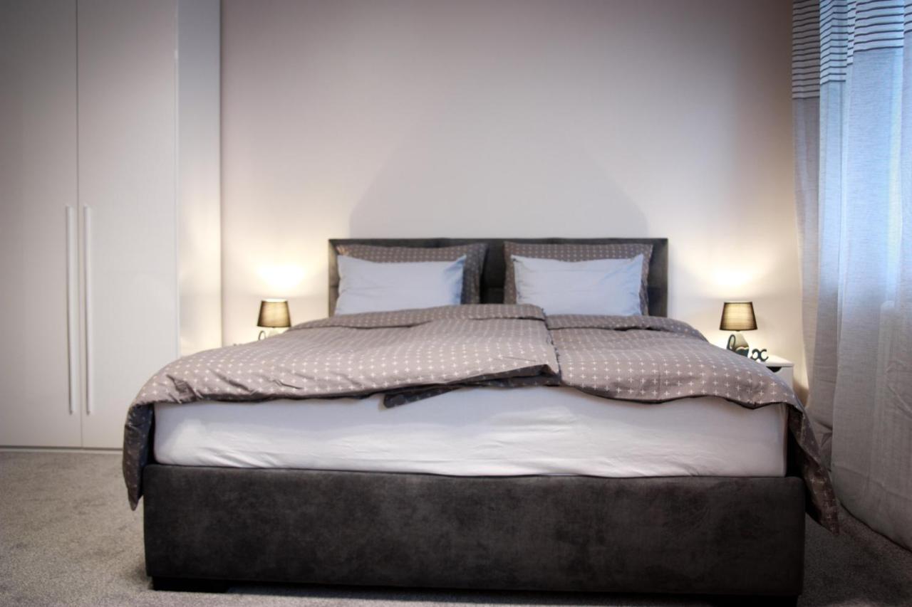 Blue Crystal Apartment Суботица Екстериор снимка