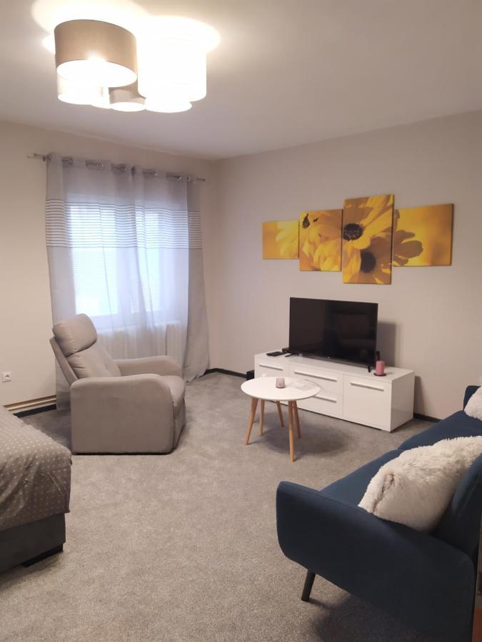 Blue Crystal Apartment Суботица Екстериор снимка